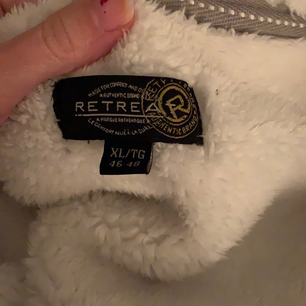 Retreat sweater